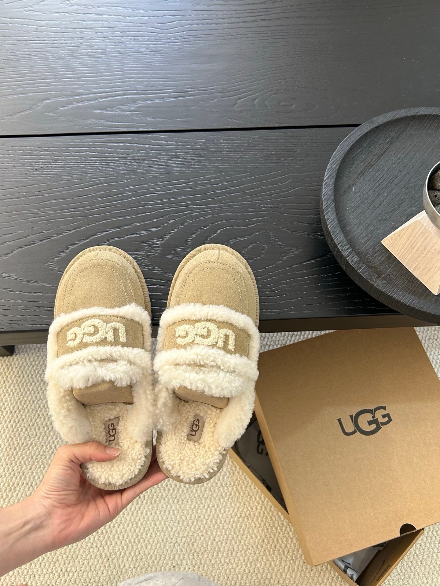 UGG SLIPPER WITH PLATFORM