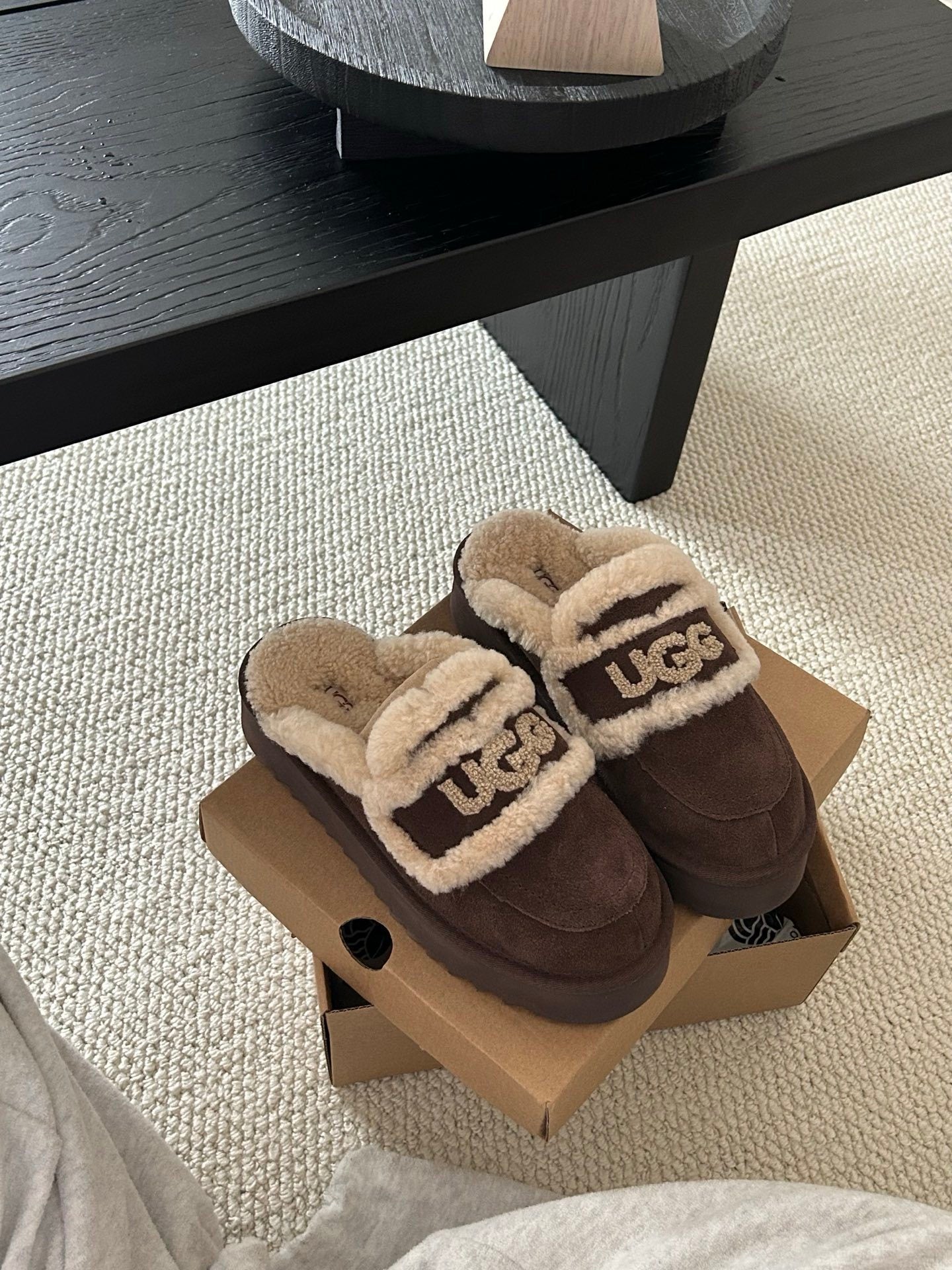 UGG SLIPPER WITH PLATFORM