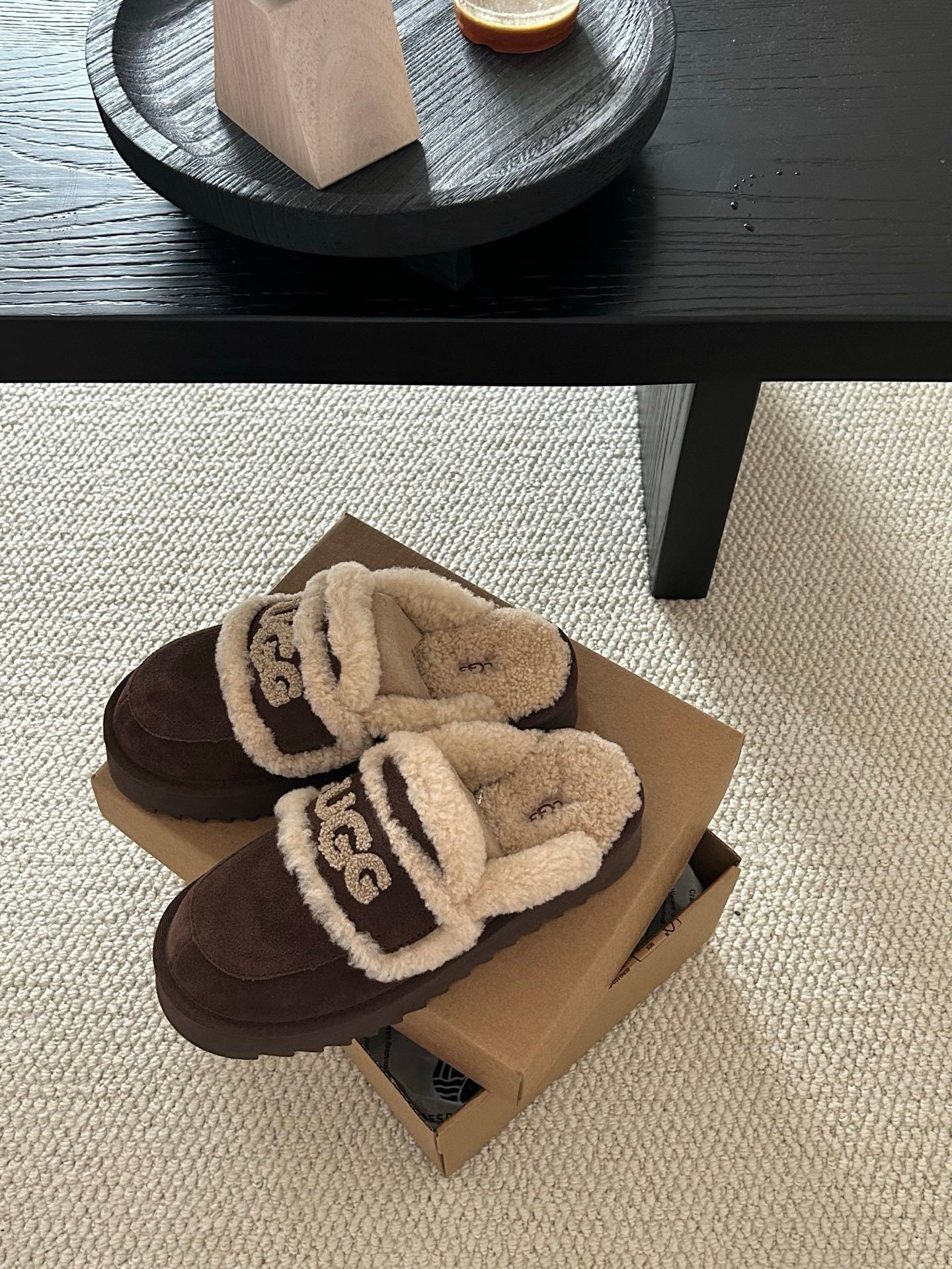 UGG SLIPPER WITH PLATFORM