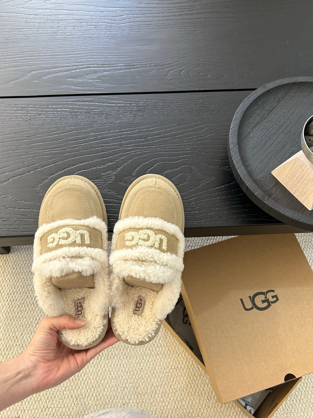 UGG SLIPPER WITH PLATFORM