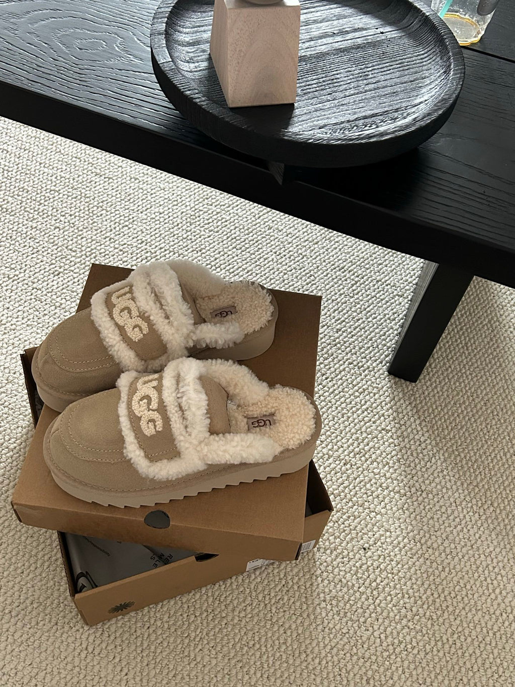 UGG SLIPPER WITH PLATFORM
