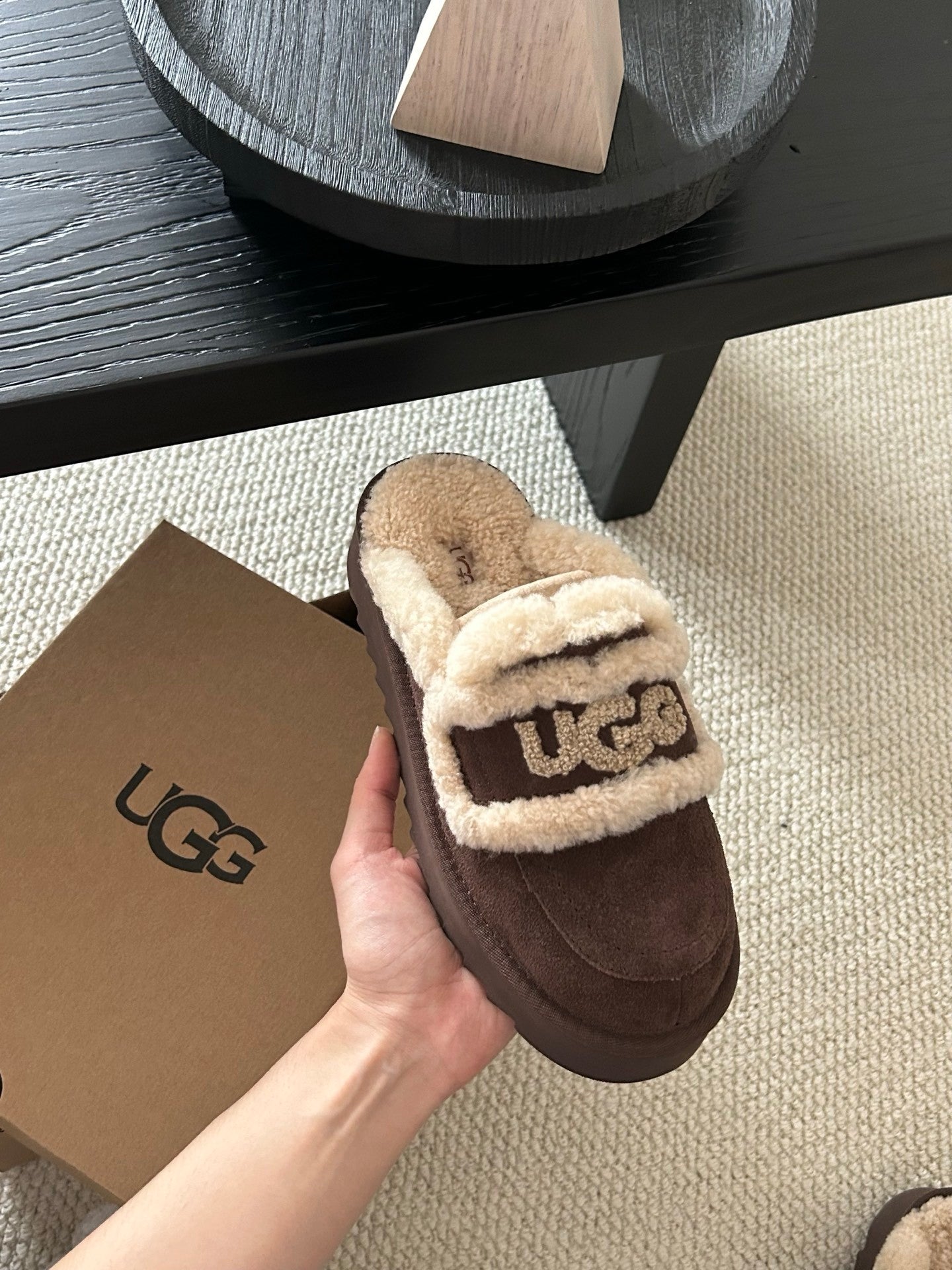 UGG SLIPPER WITH PLATFORM