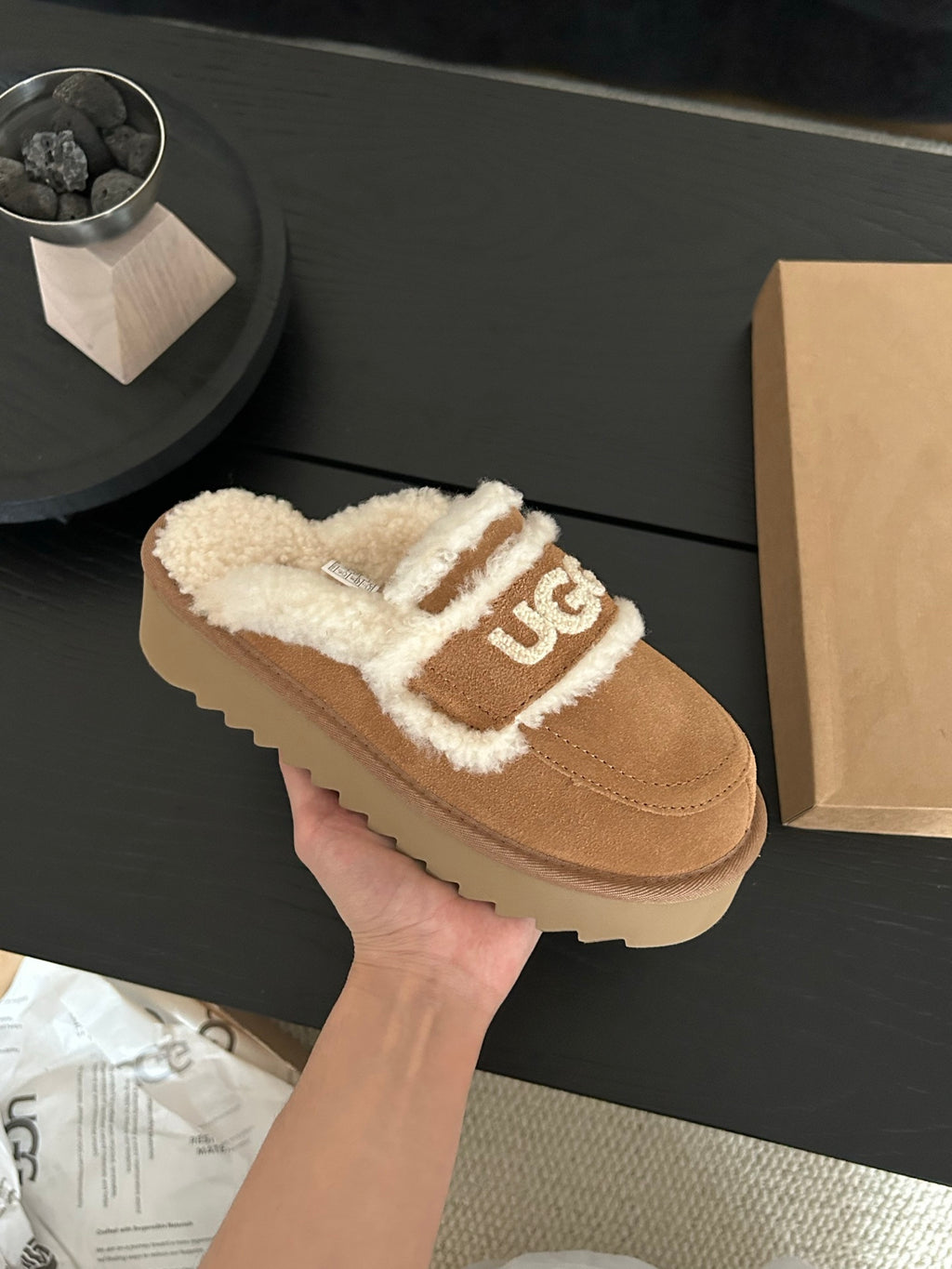 UGG SLIPPER WITH PLATFORM